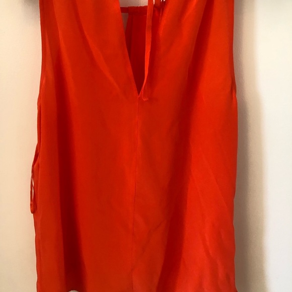 Trina Turk Sleeveless Tie Neck Silk Top size Sm. - Picture 5 of 6